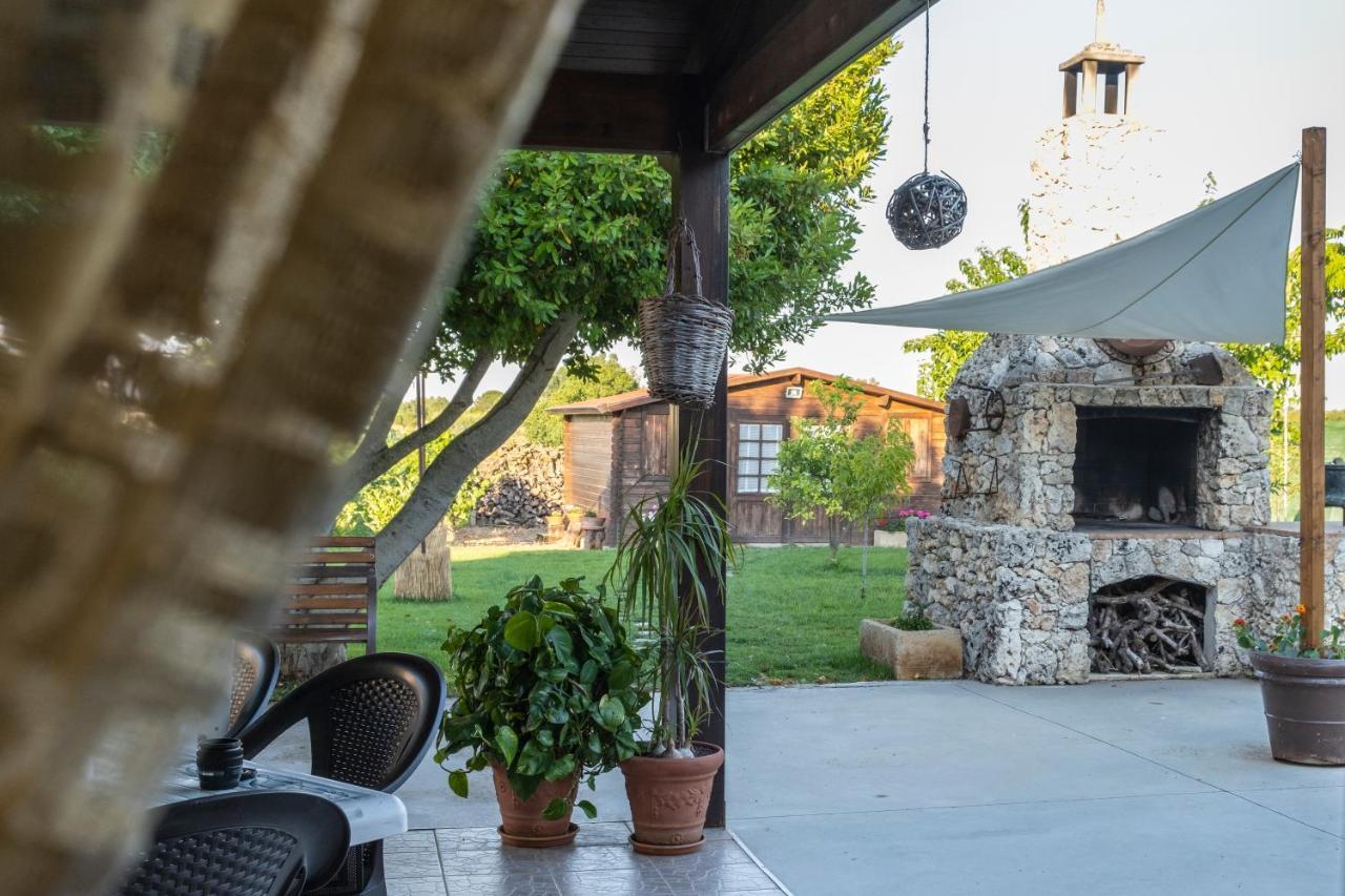 A Lu Fanizza Bed & Breakfast Cutrofiano Bagian luar foto