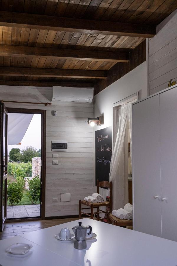 A Lu Fanizza Bed & Breakfast Cutrofiano Bagian luar foto