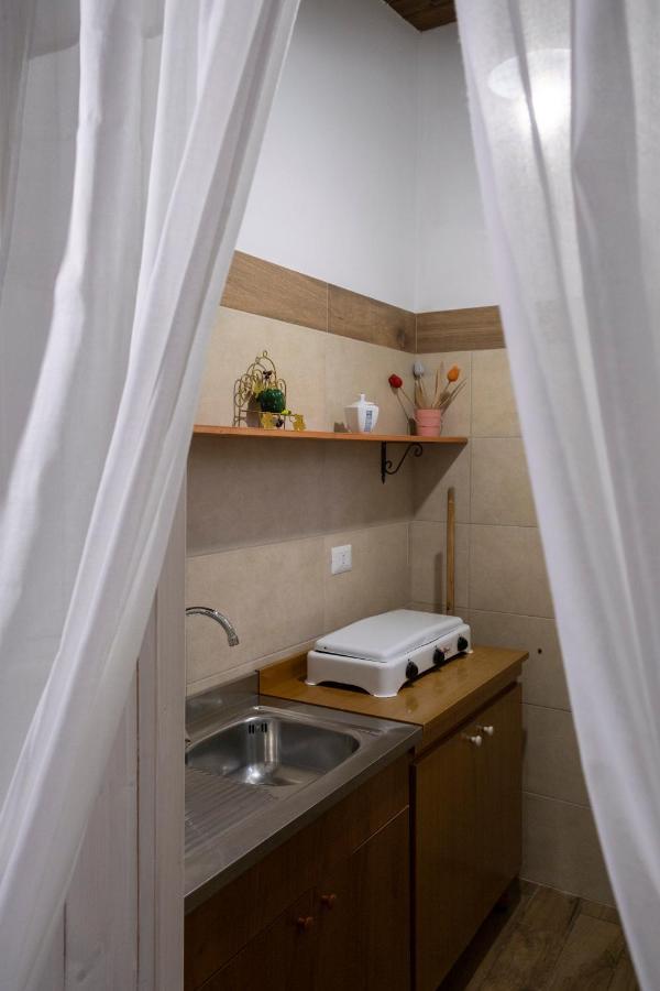 A Lu Fanizza Bed & Breakfast Cutrofiano Bagian luar foto