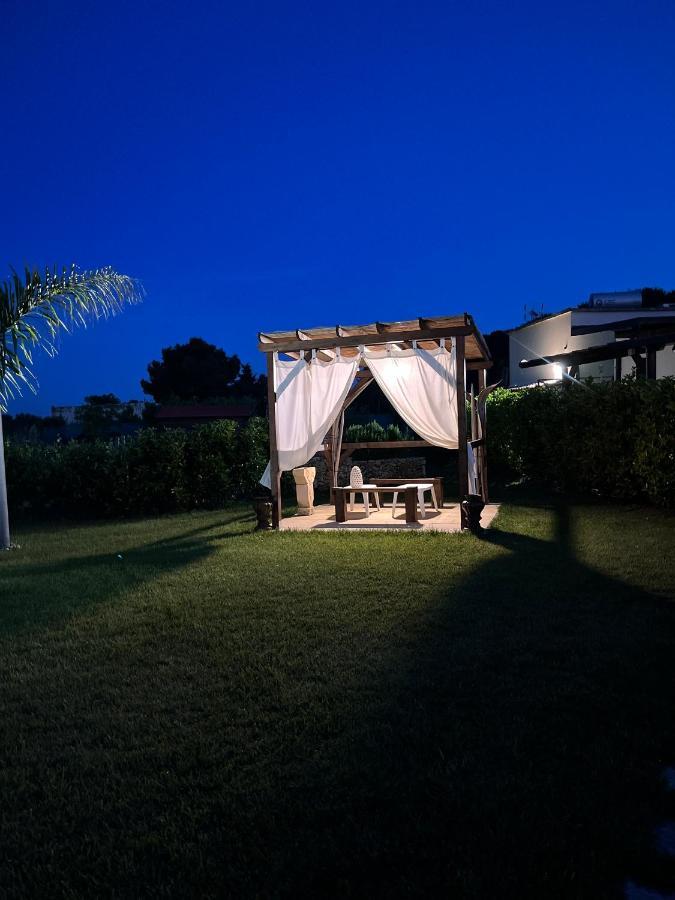 A Lu Fanizza Bed & Breakfast Cutrofiano Bagian luar foto