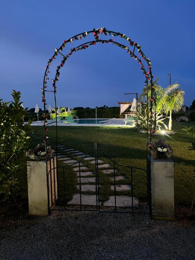 A Lu Fanizza Bed & Breakfast Cutrofiano Bagian luar foto