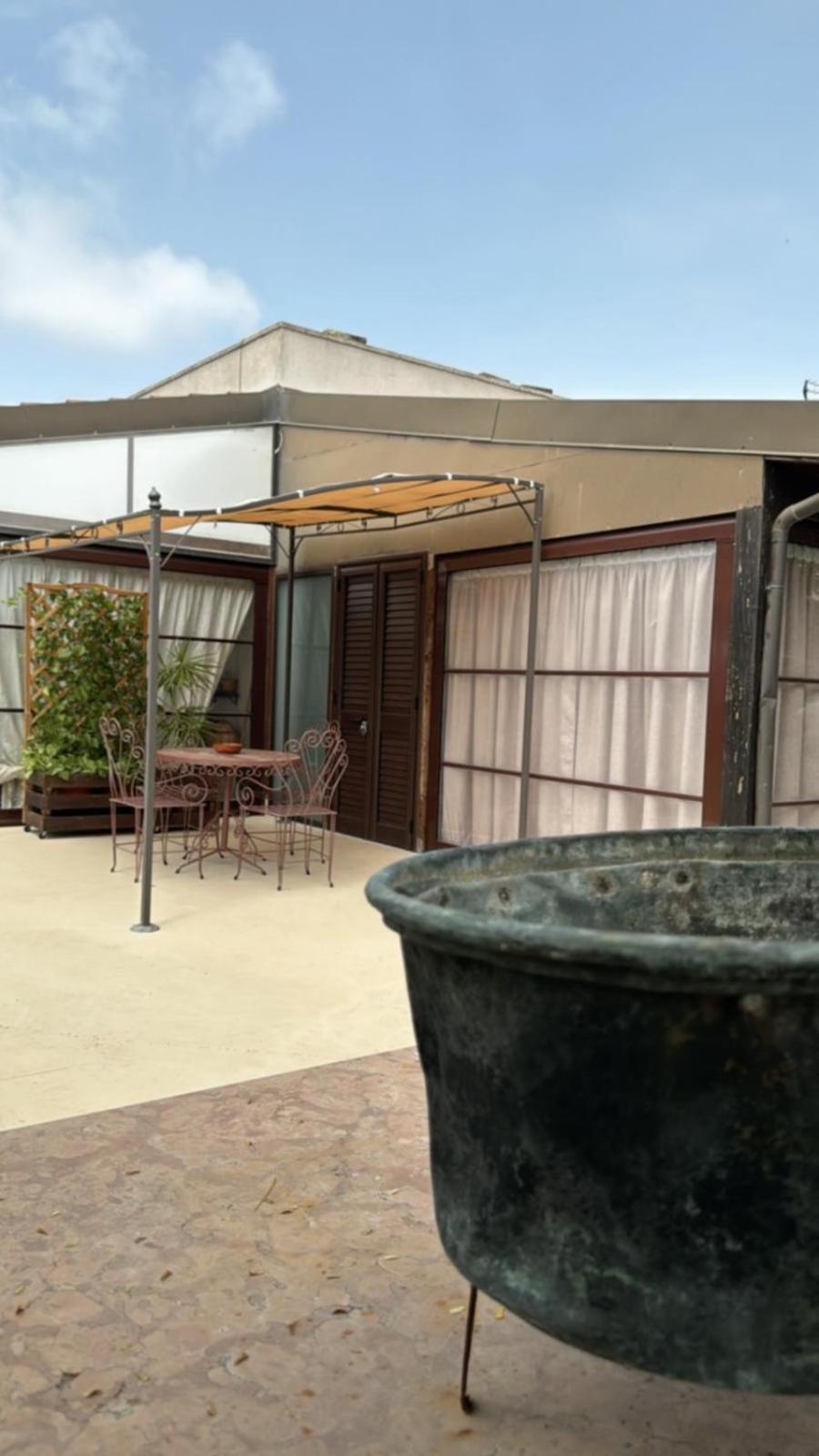 A Lu Fanizza Bed & Breakfast Cutrofiano Bagian luar foto